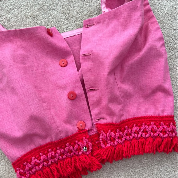 🪴 Pink Red Boho Fringe Textured Cropped Tank Top - Picture 7 of 9